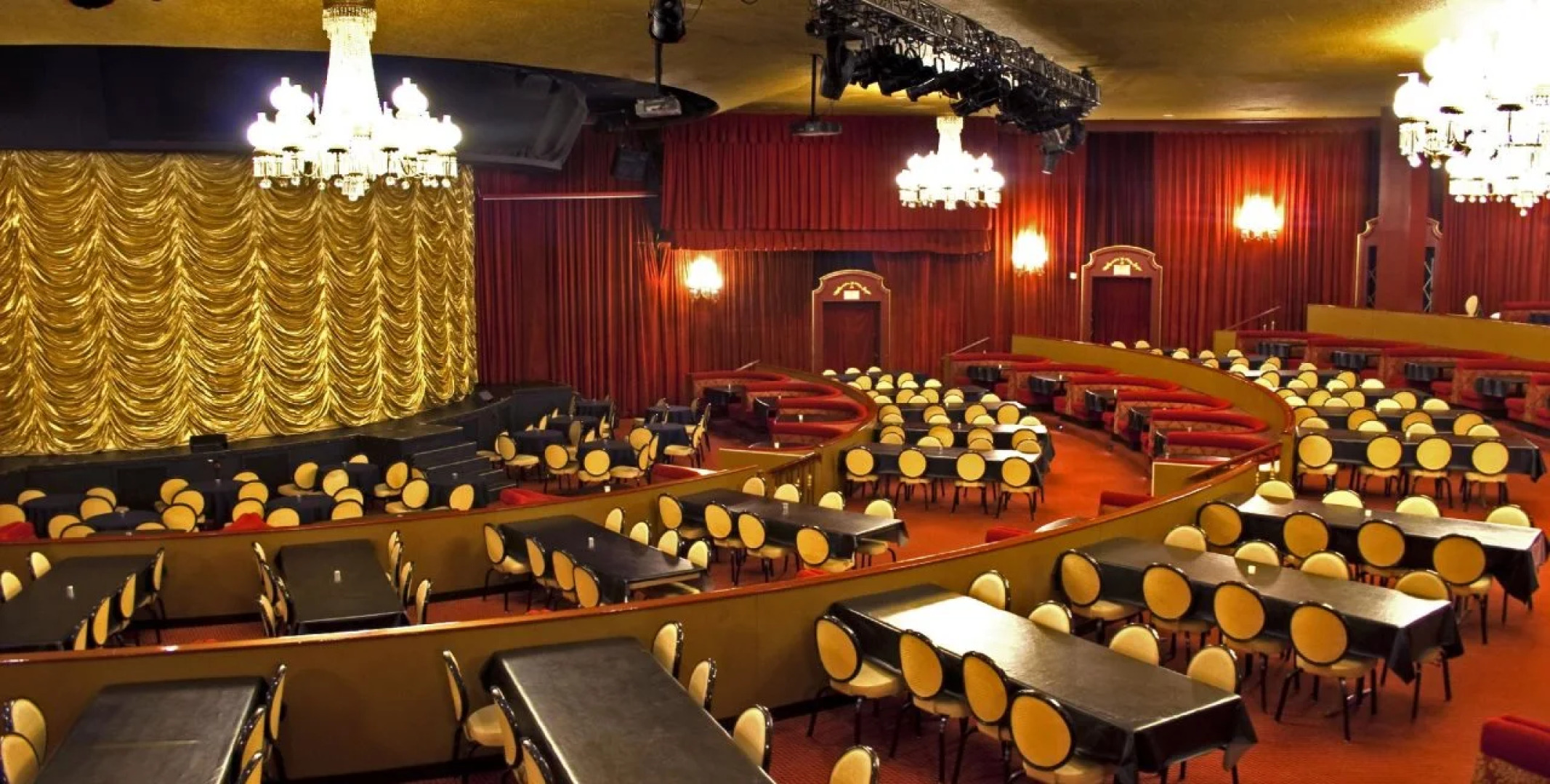 Отель Plaza and Casino