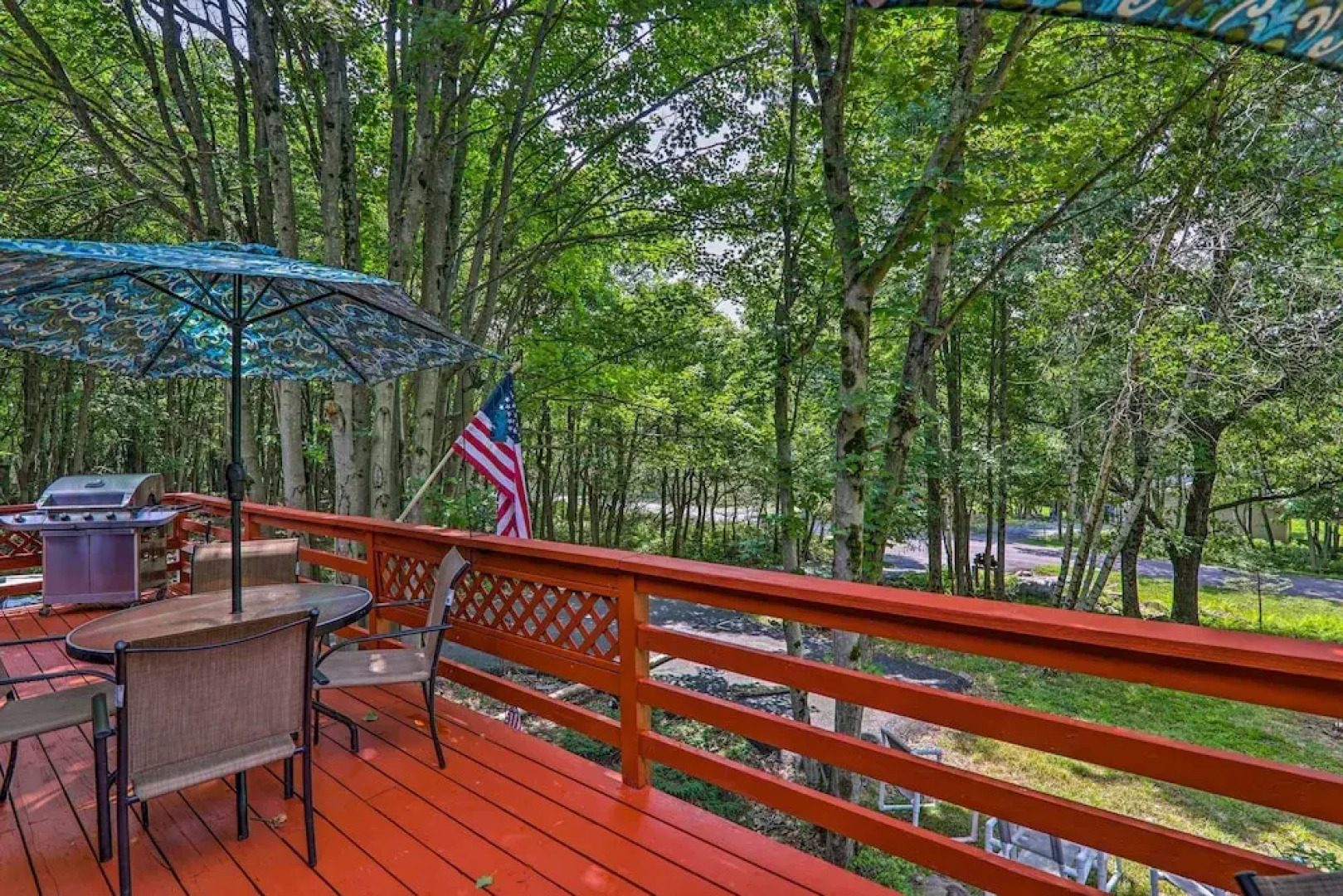 Fire Pit & Community Perks: Blakeslee Cottage!
