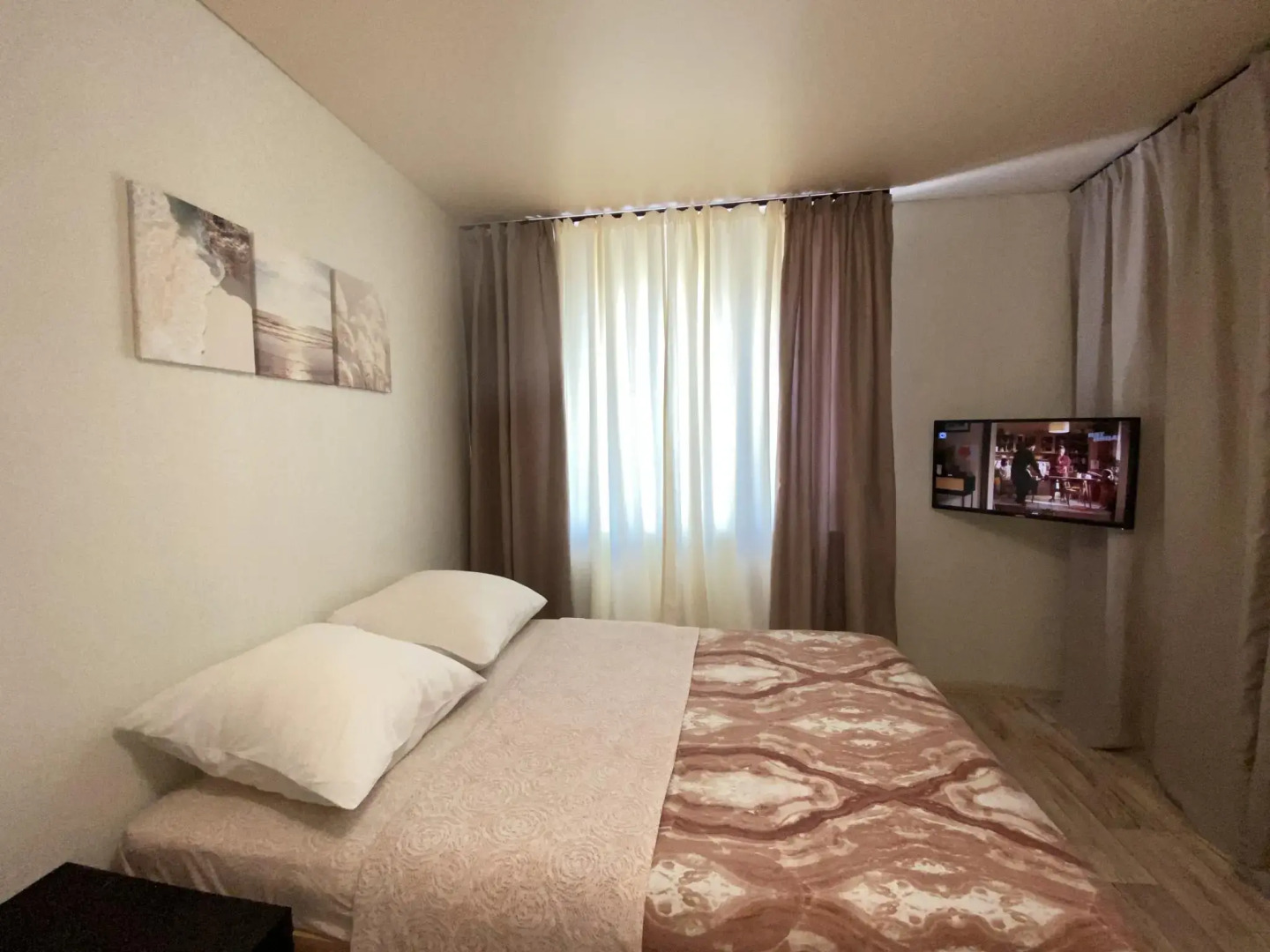 Желтый Нарцисс на улице Войкова