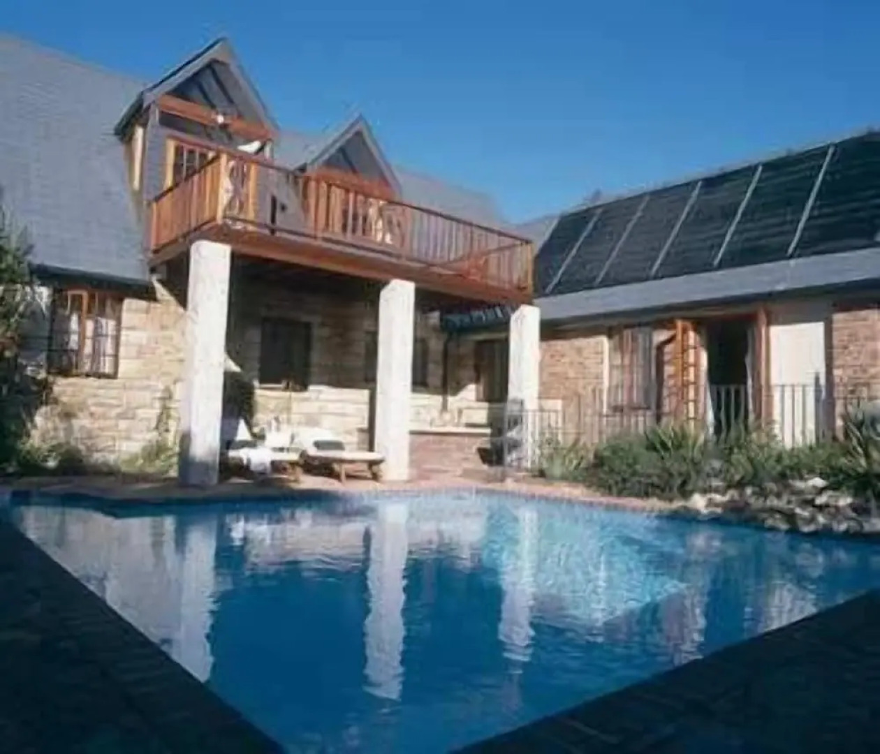 Villa Honeywood Guest House