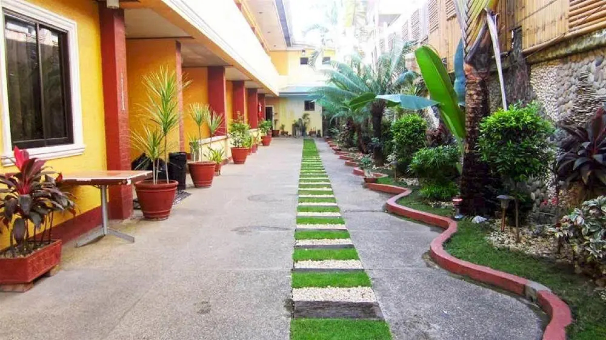 Turissimo Garden Hotel