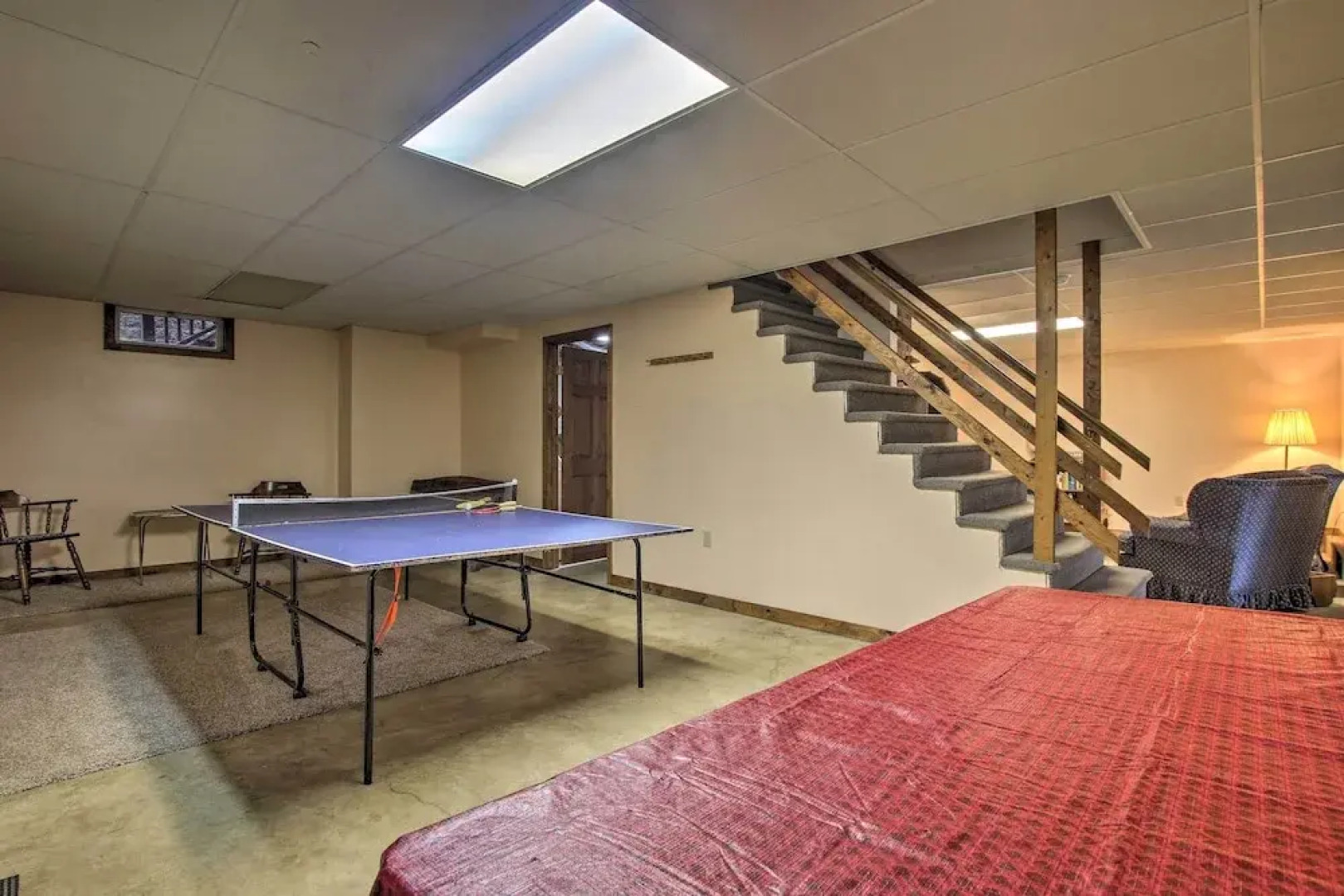 Waterfront New England House on Wickaboag Lake!