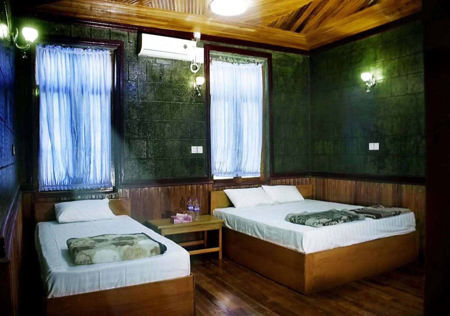 Golden Mrauk U Guest House