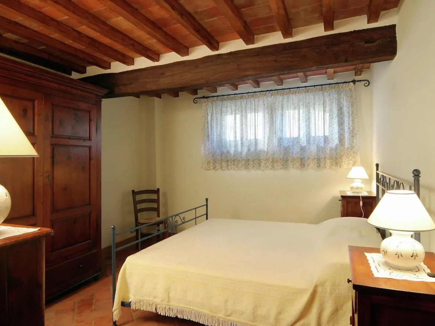 Villa in Cortona With Pool & Garden