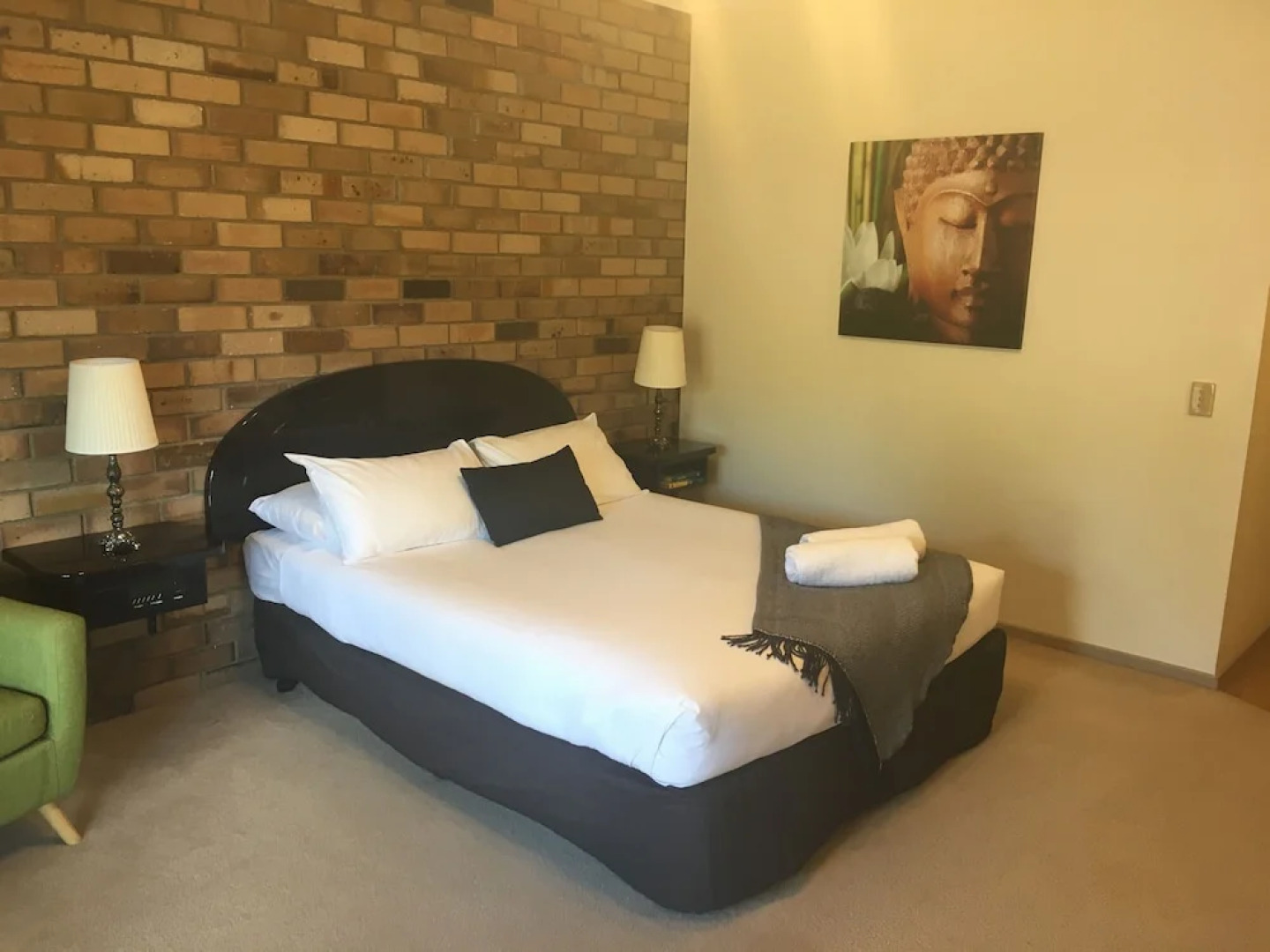 Magdala Motor Lodge & Lakeside Restaurant