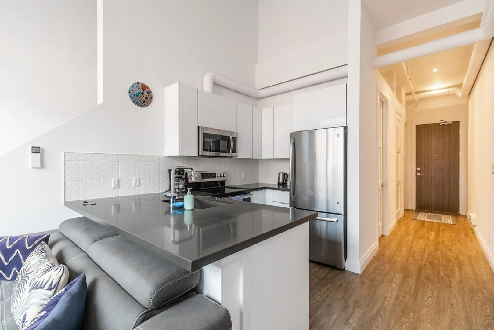 GLOBALSTAY. Dundurn LOFTS. Free parking