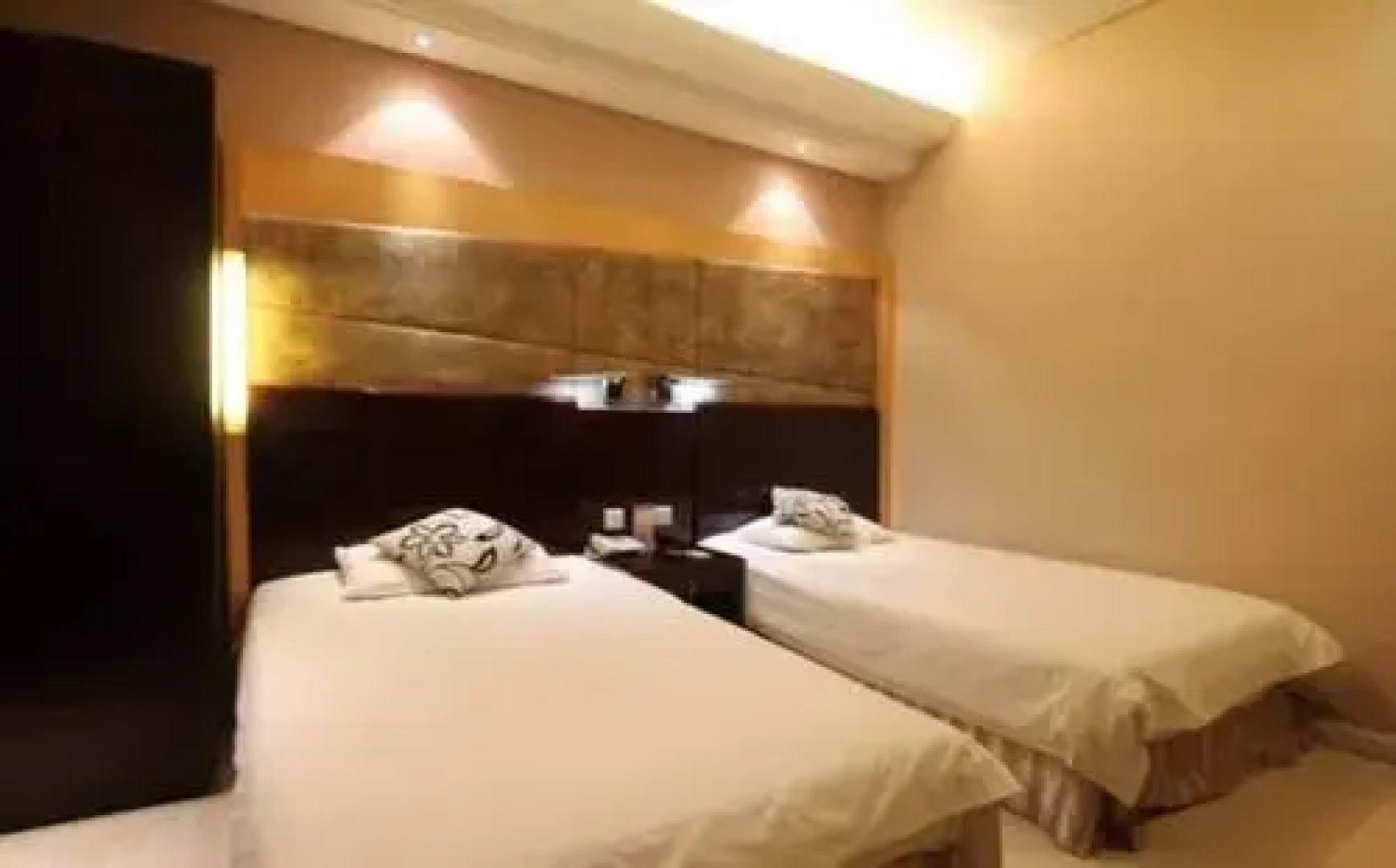 Shiweitian Holiday Hotel