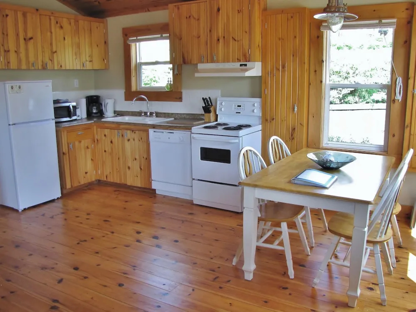 Larinda's Landing Oceanfront Cottages