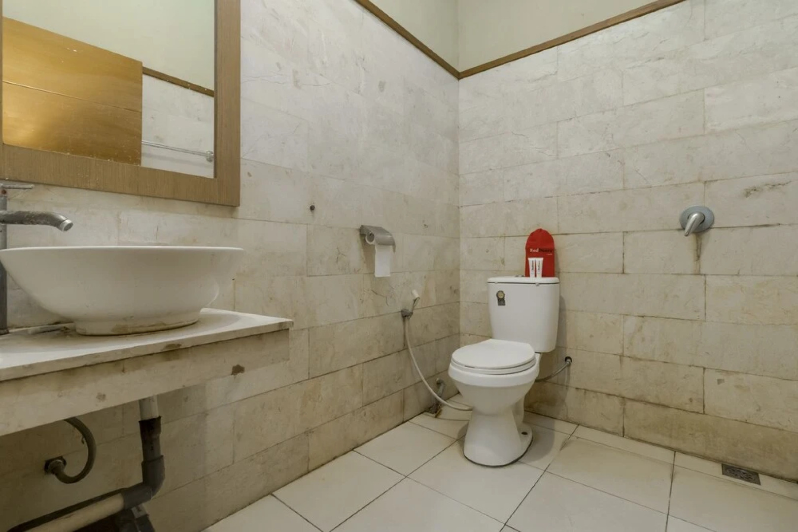 RedDoorz near Gumati Waterpark