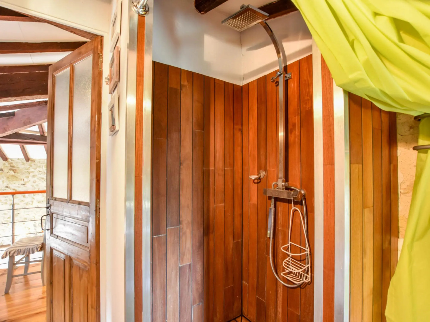 Stone House in a Vineyard, With Swimming Pool, Near Bordeaux