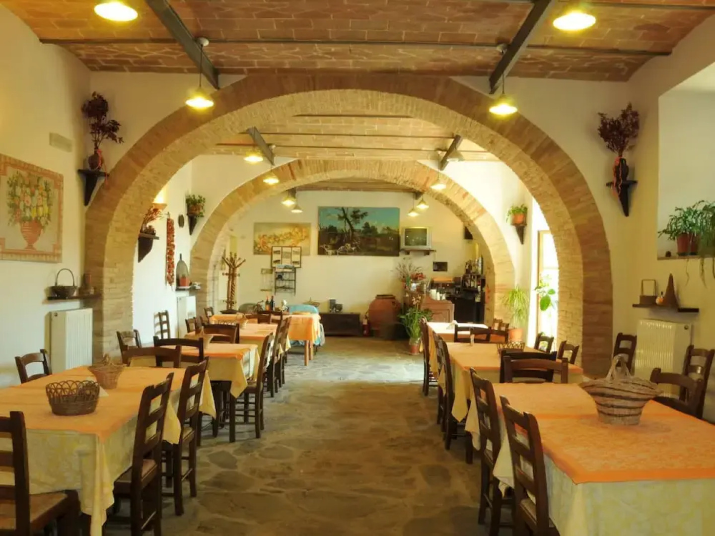 Modern Holiday Home With Pool