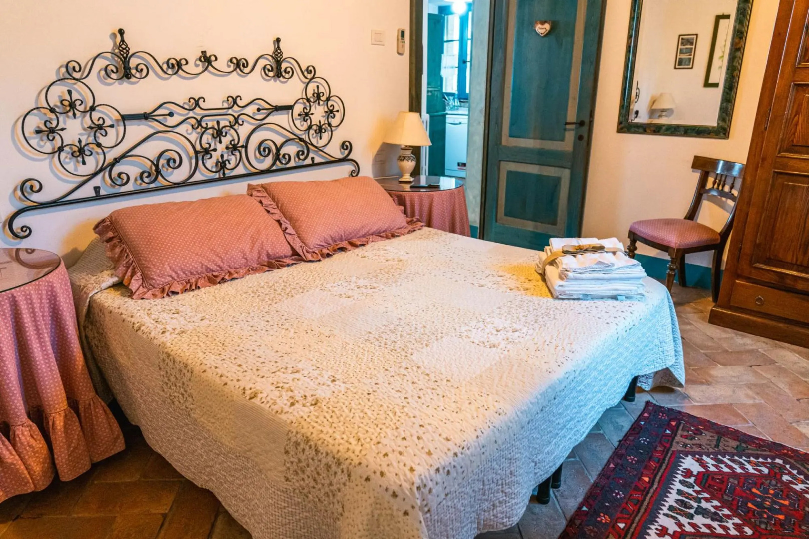 Villa for 4 Guests Private Pool Access to the Wellness Center of the Estate-noce