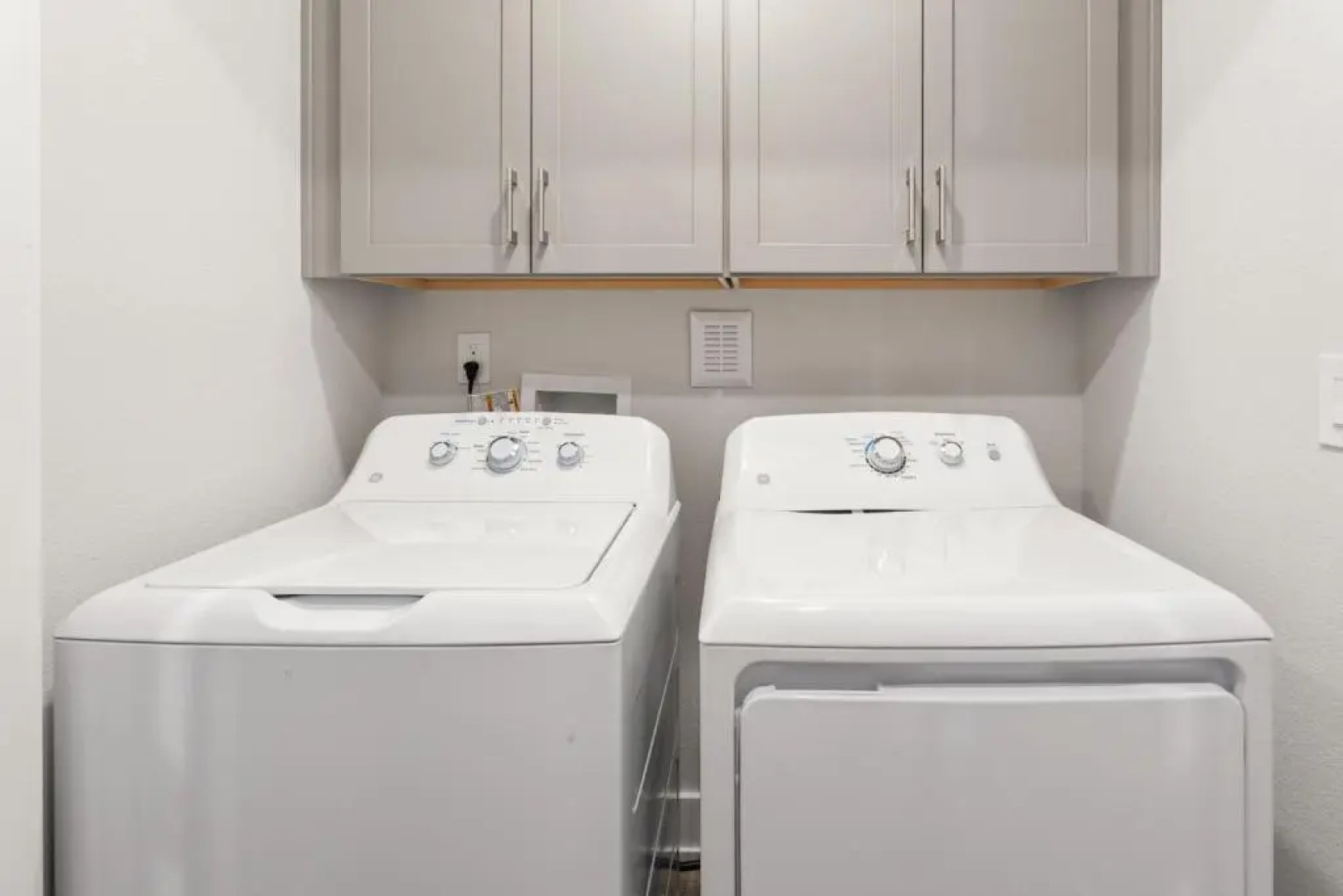 1688 Beach Wood 3 Min Walk to Beach