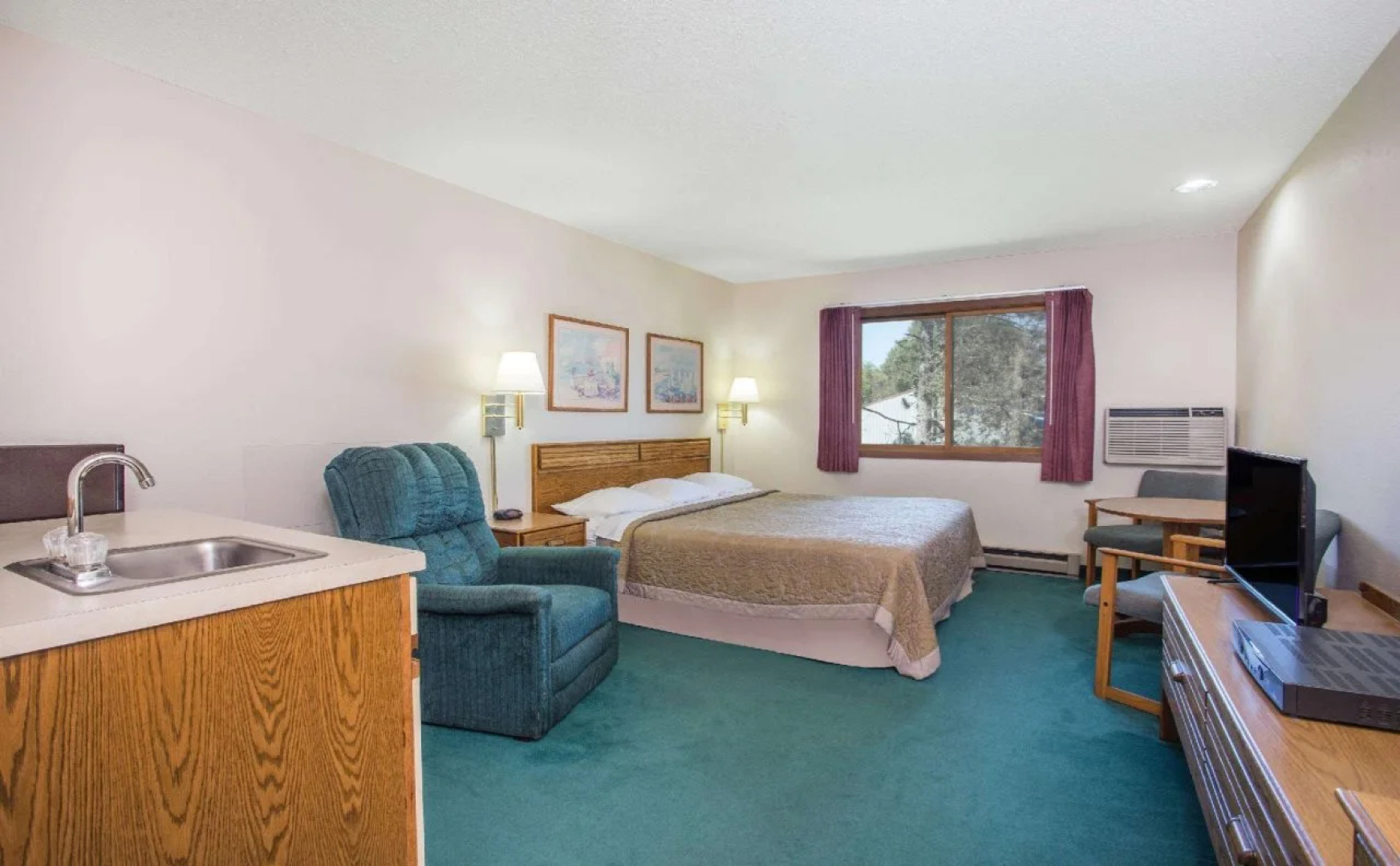 Wautoma Inn by OYO Near Airport WI 73