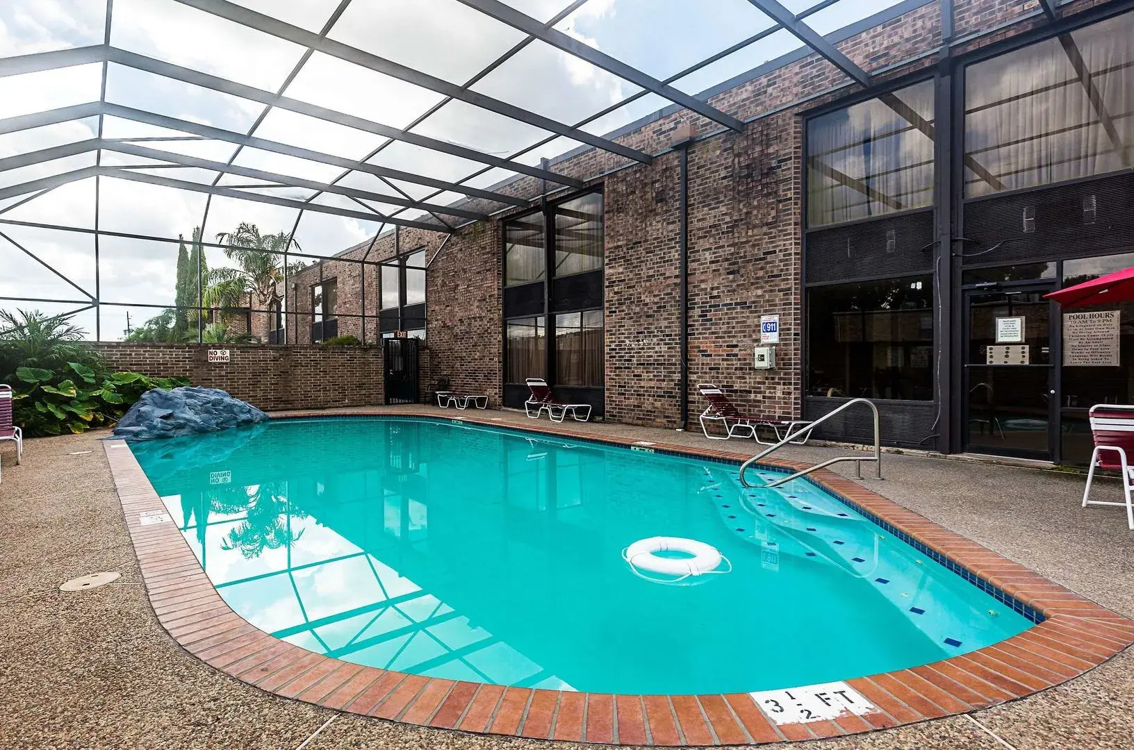 Clarion Pointe Lake Jackson - Clute