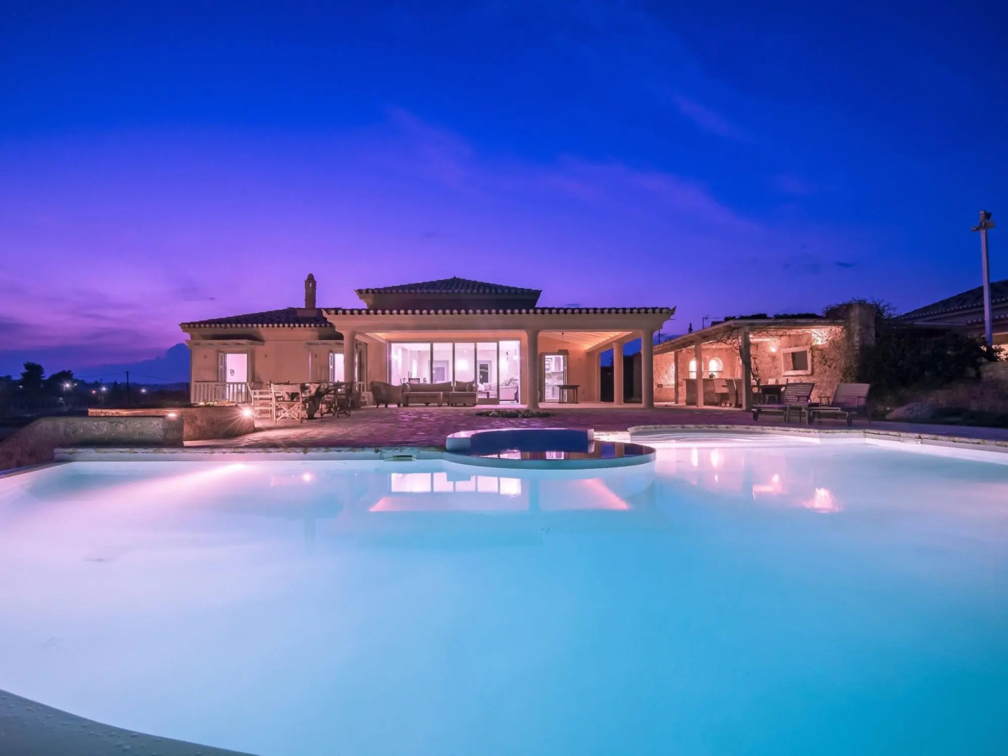 Beautiful Villa Near Sea in Peloponnese