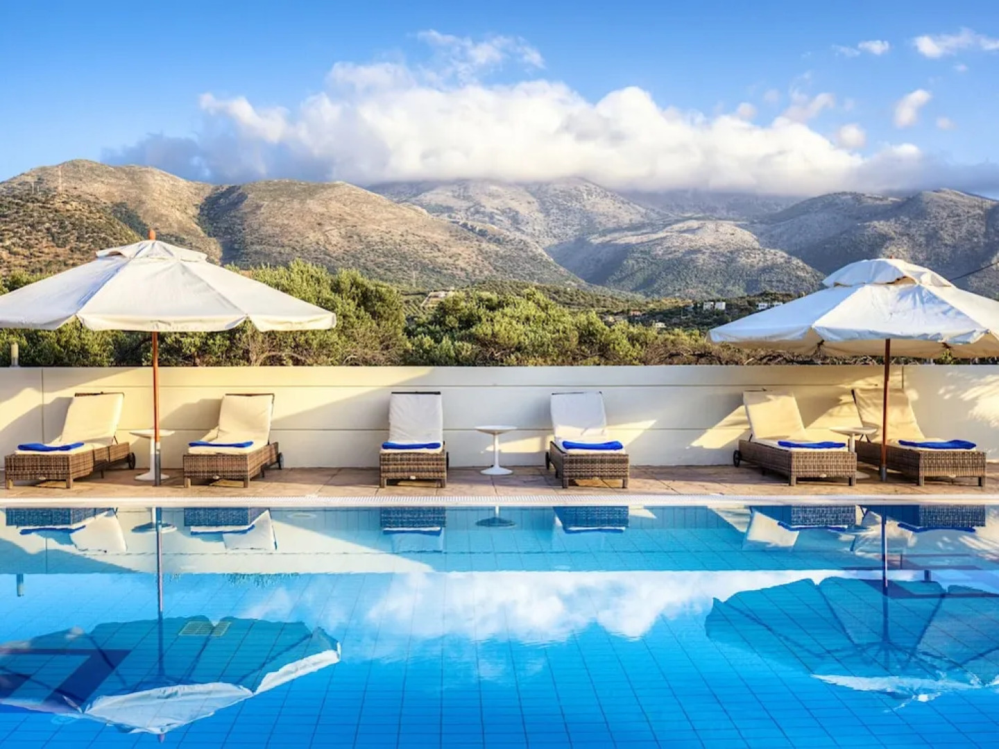 Spacious Villa with Private Pool & Outside Bar near Sea in Sisi