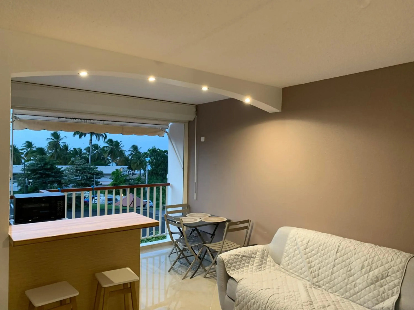 Studio ds résidence sécurisée avec vue & accès à la mer .