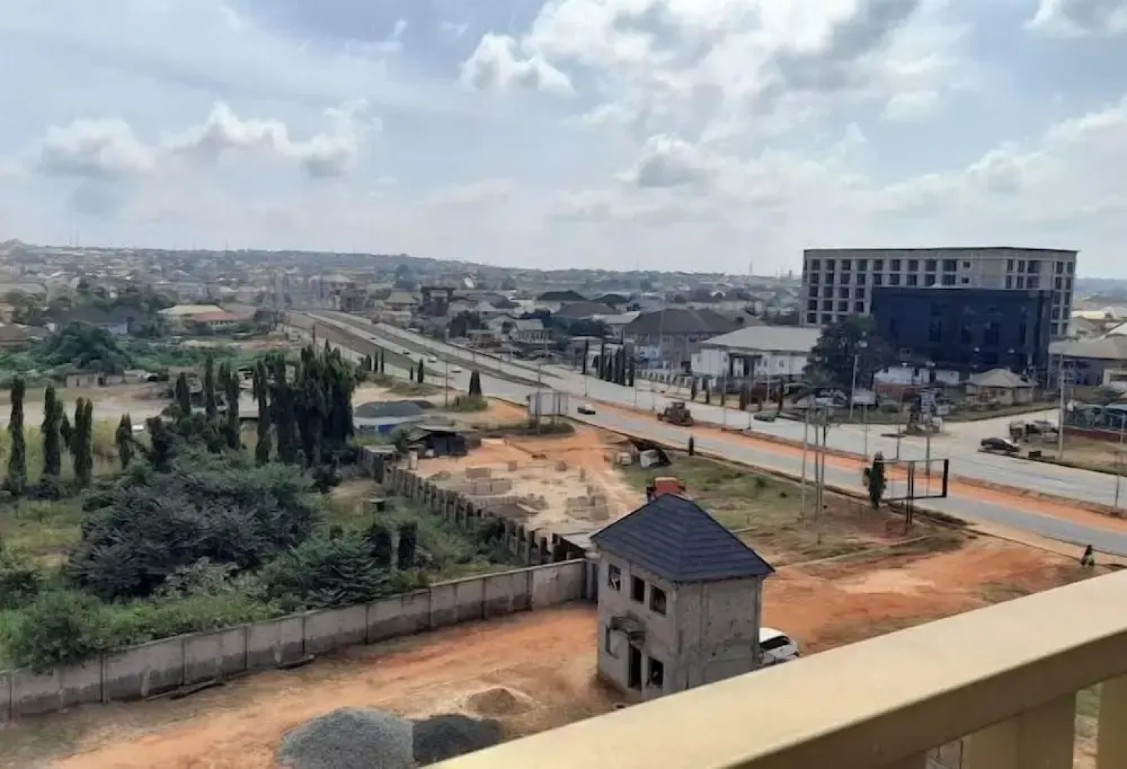 Maxbe Continental Hotel