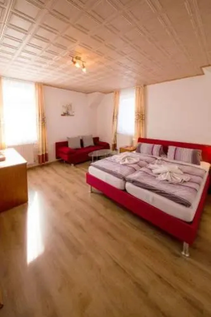 Pension und China - Thai Restaurant Asia - Haus