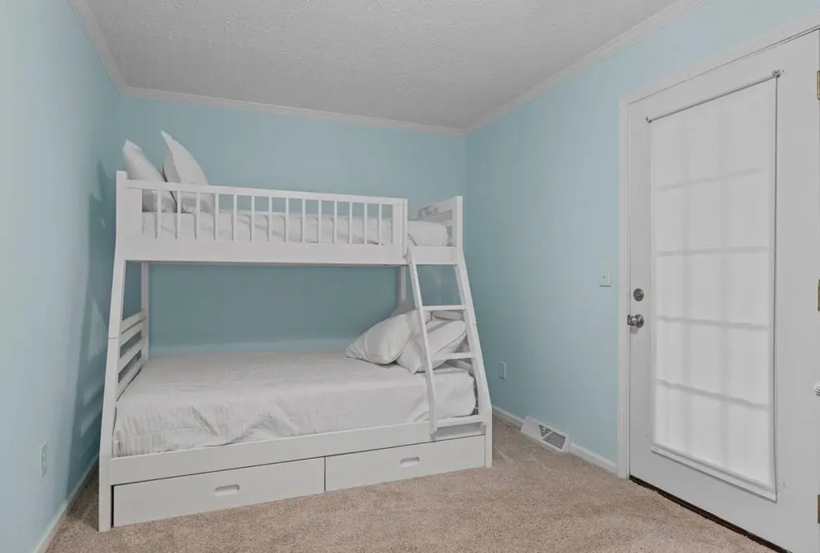 Seas The Moment 5 Bedroom Home by RedAwning