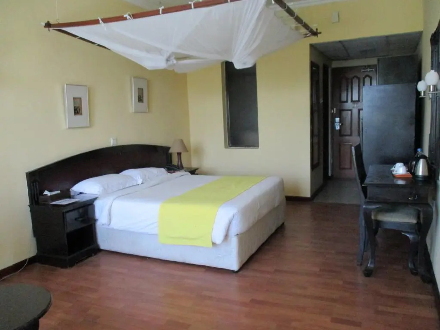 Giraffe Ocean View Hotel