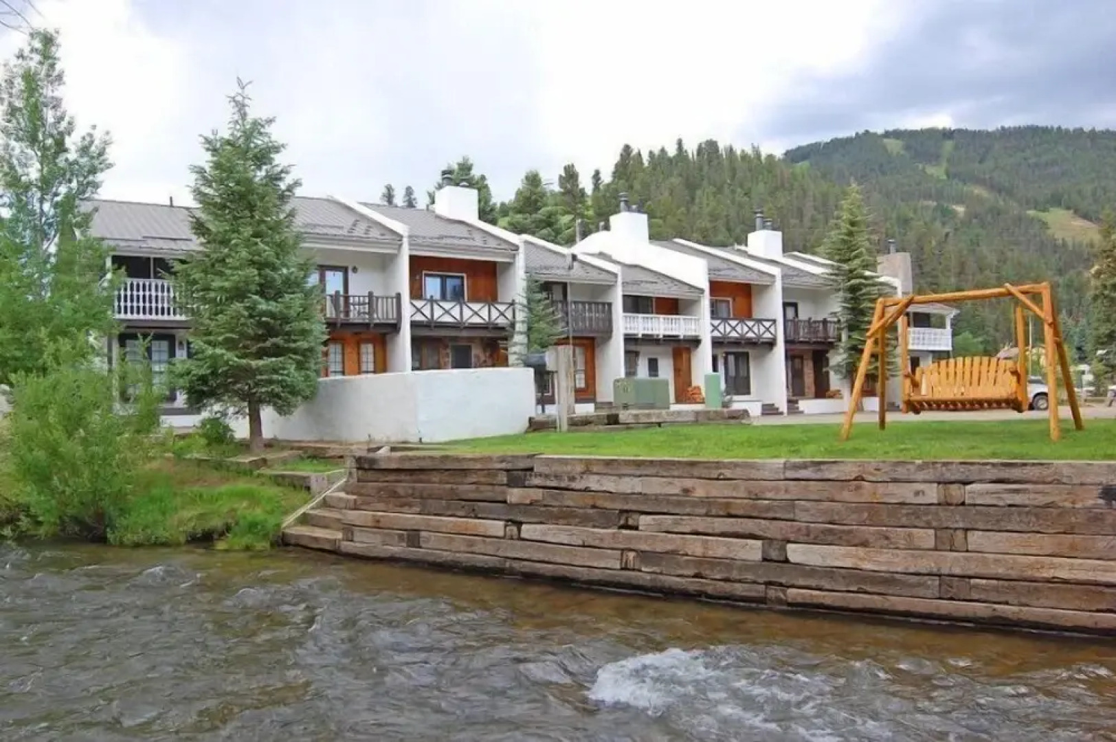 Claim_jumper_townhouse_19