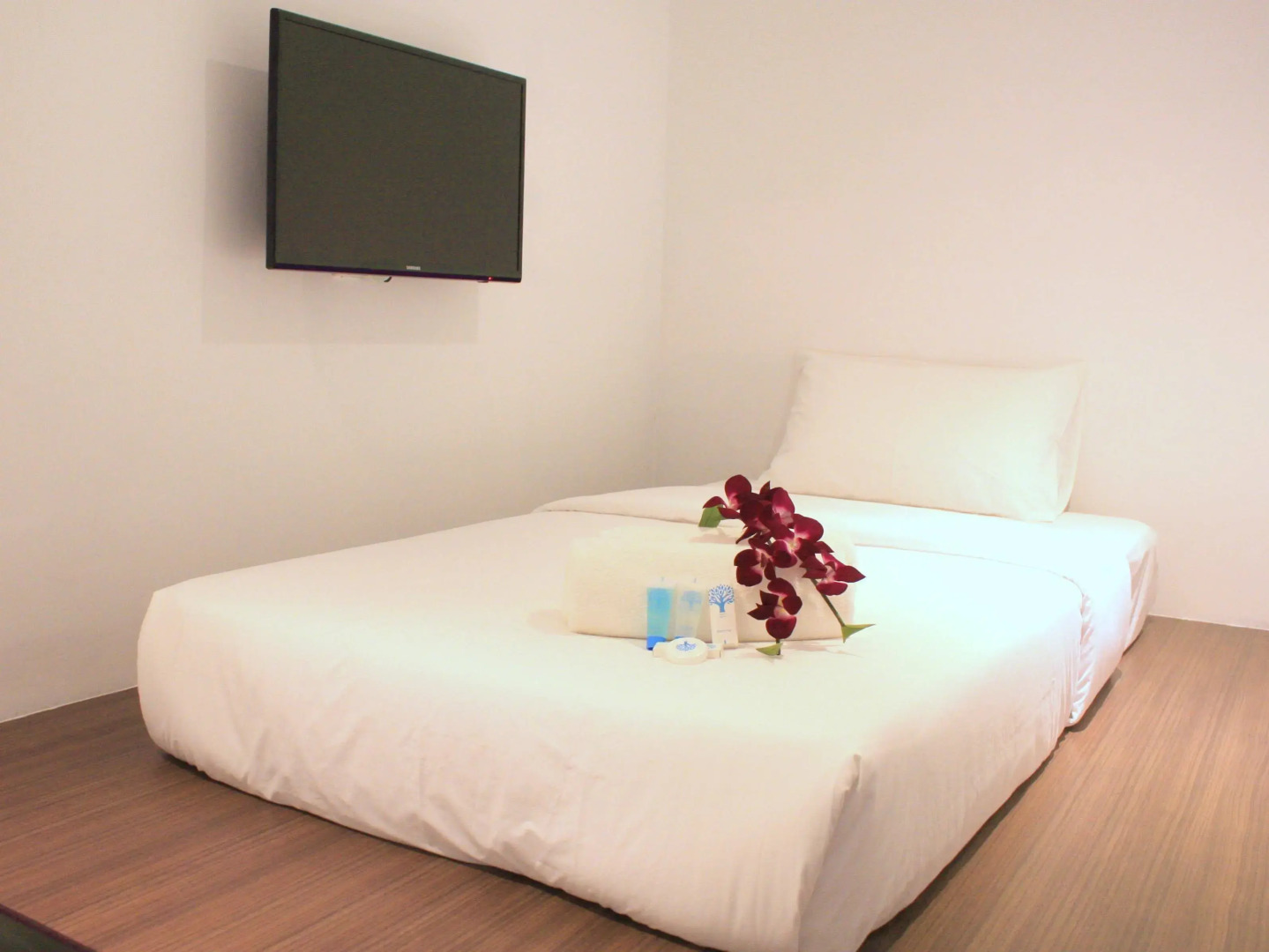 OYO 246 Link Inn (Sanitized Stay)