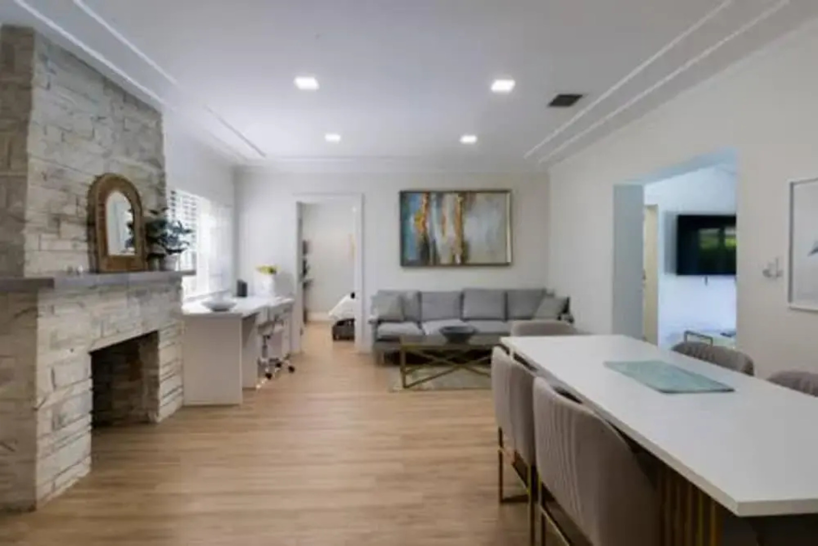 437 NE 107th Pool Hot Tub Patio 5 Bedrooms 3 Baths Parking