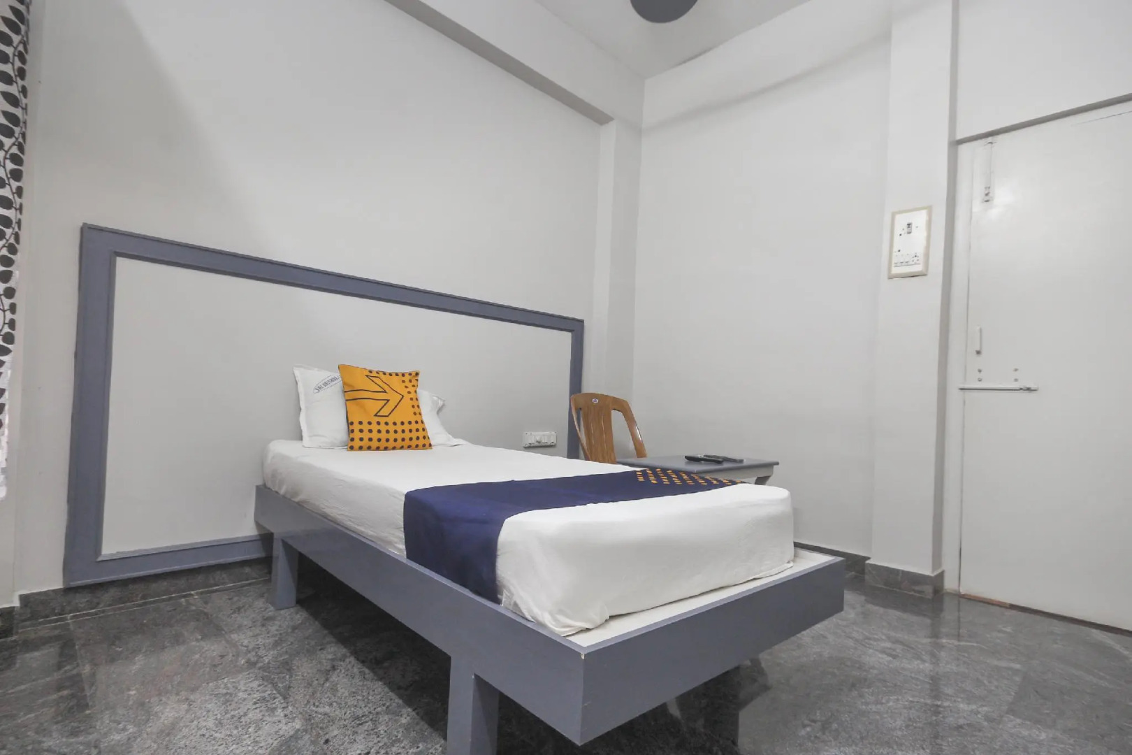 SPOT ON 65657 Sri Krishna Lodge