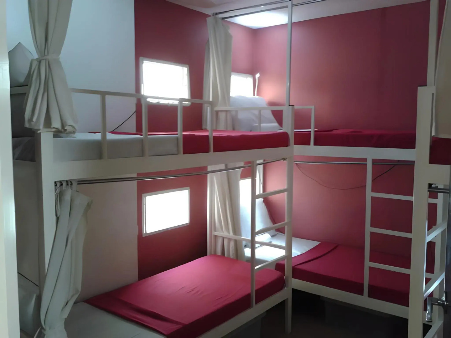 Crossroads Hostel Manila