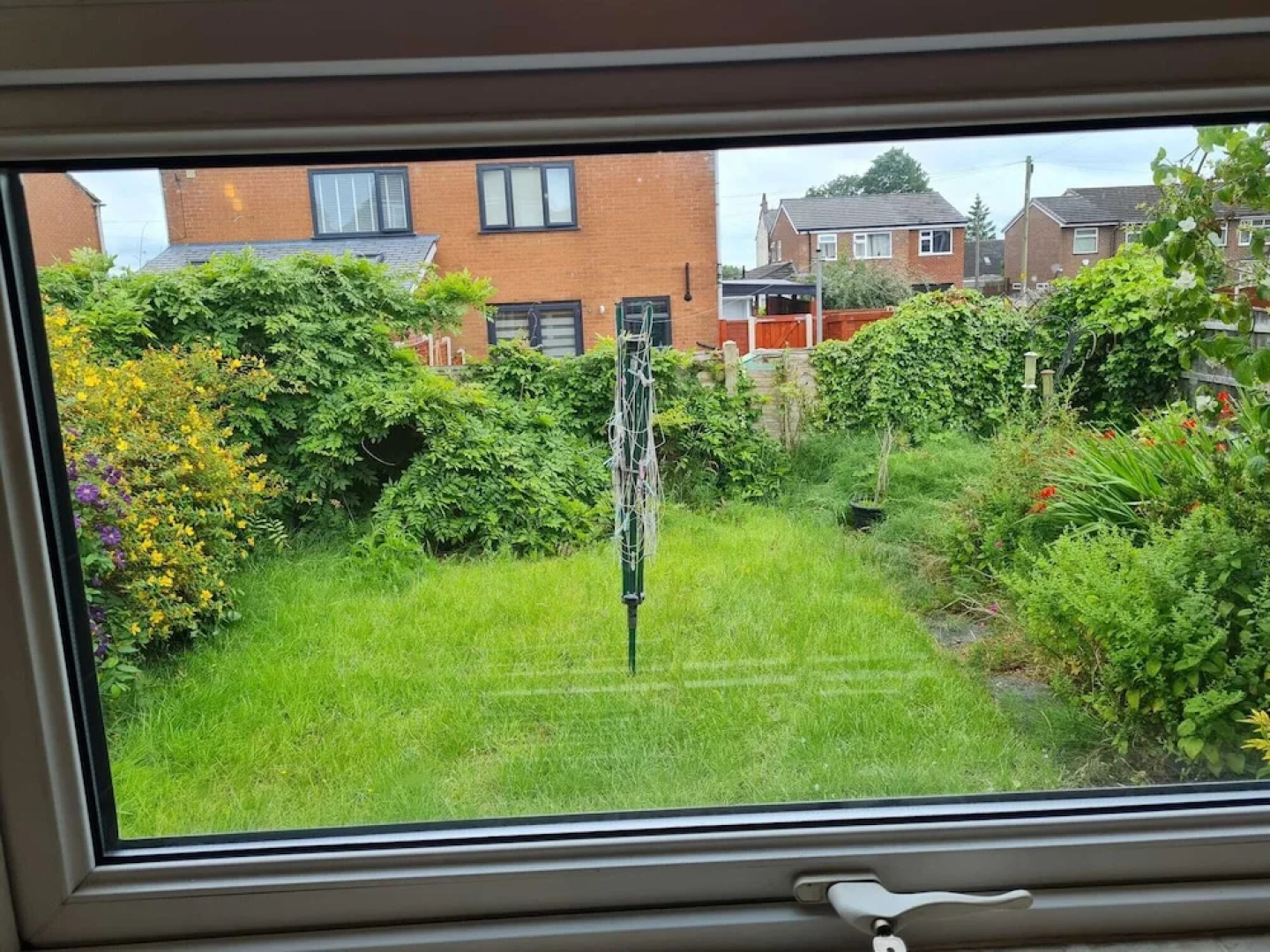 Immaculate 3-bed House With Free Parking in Bolton