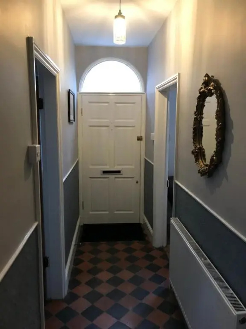 2 bed period cottage sleeps 4 in central Crickhowell