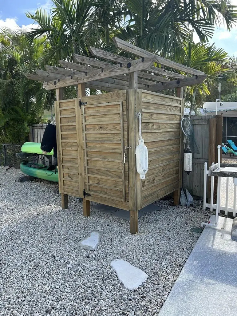 Beautiful Updated Stilted Home Makes For A Super Getaway. 3 Bedroom Home by RedAwning