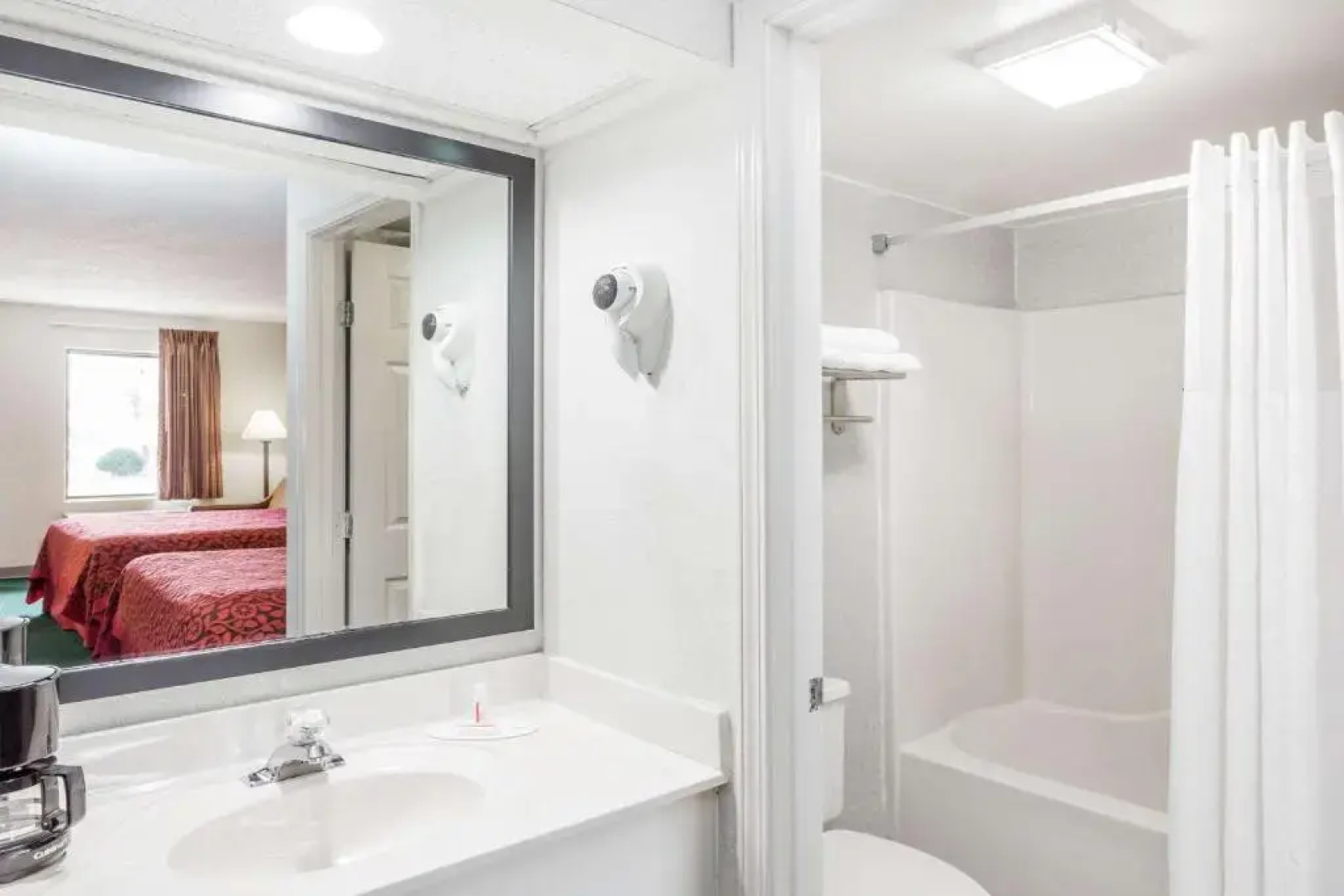 Days Inn Hendersonville