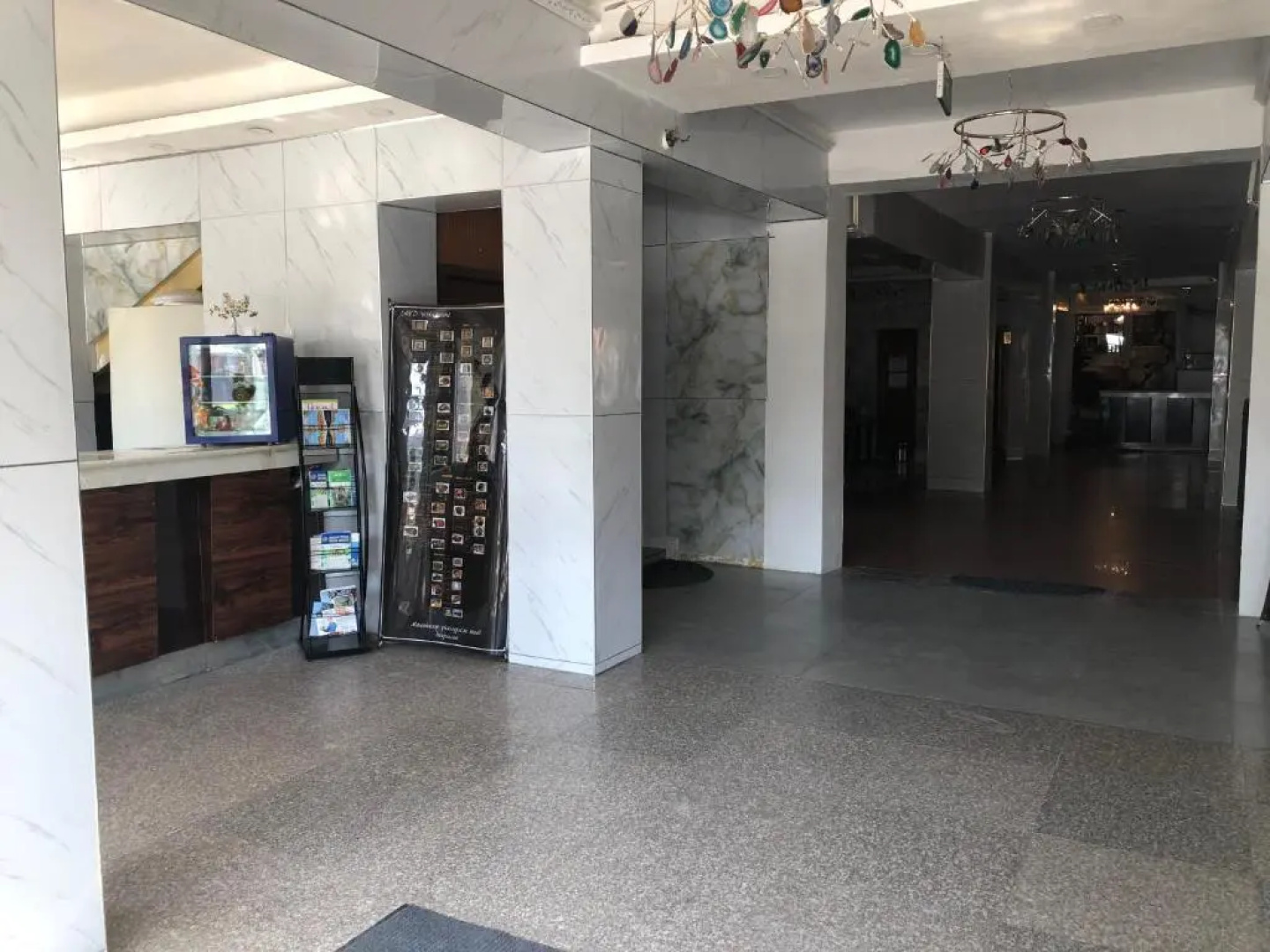 Land Hotel
