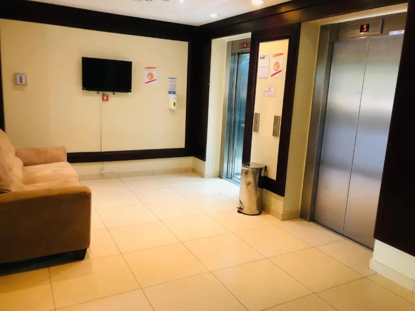 2 bedrooms apartment in Marina 1 towers king Abdullah economy city شقه غرفتين في المارينا ١