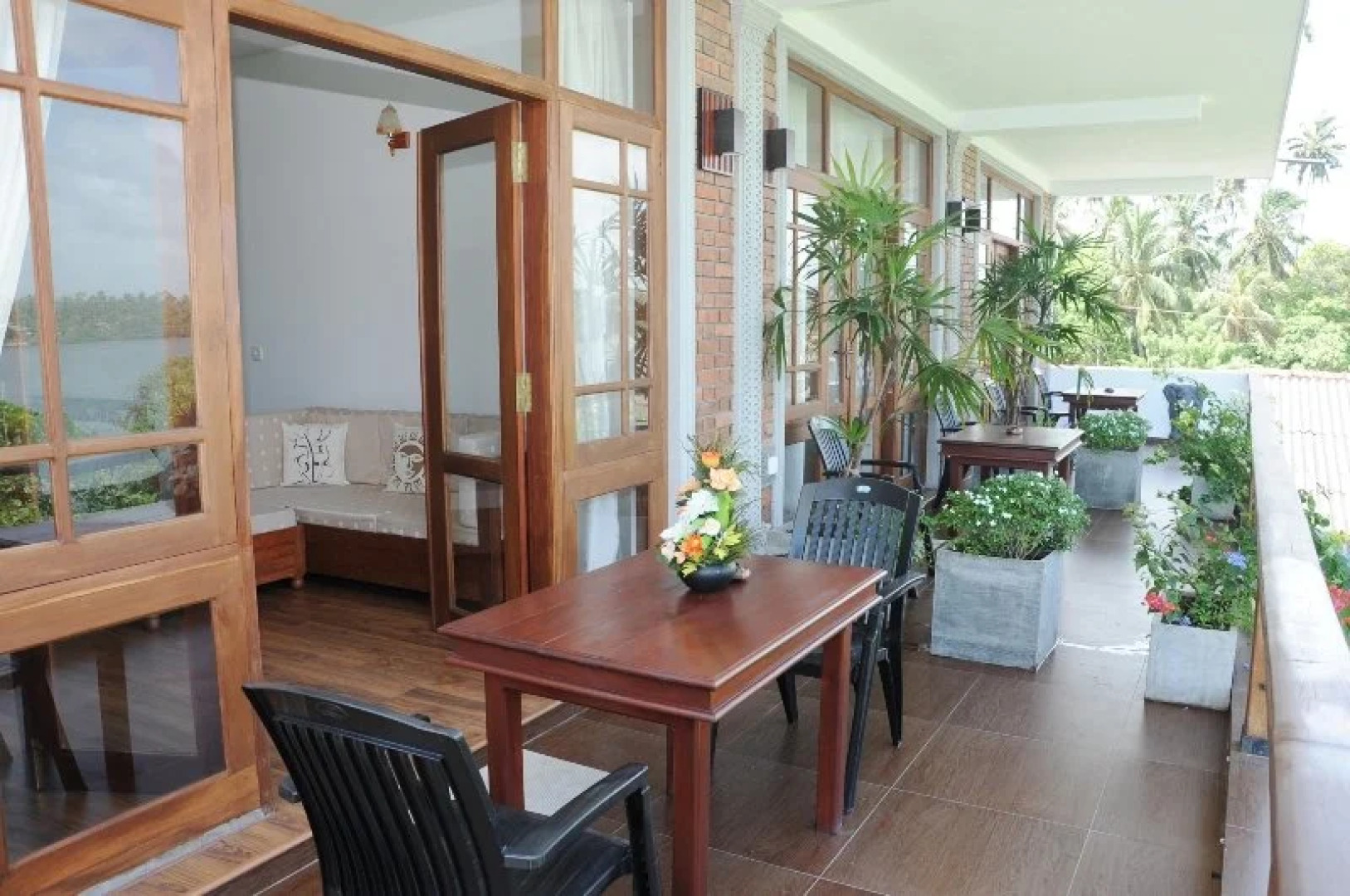 Thumbelina Apartments