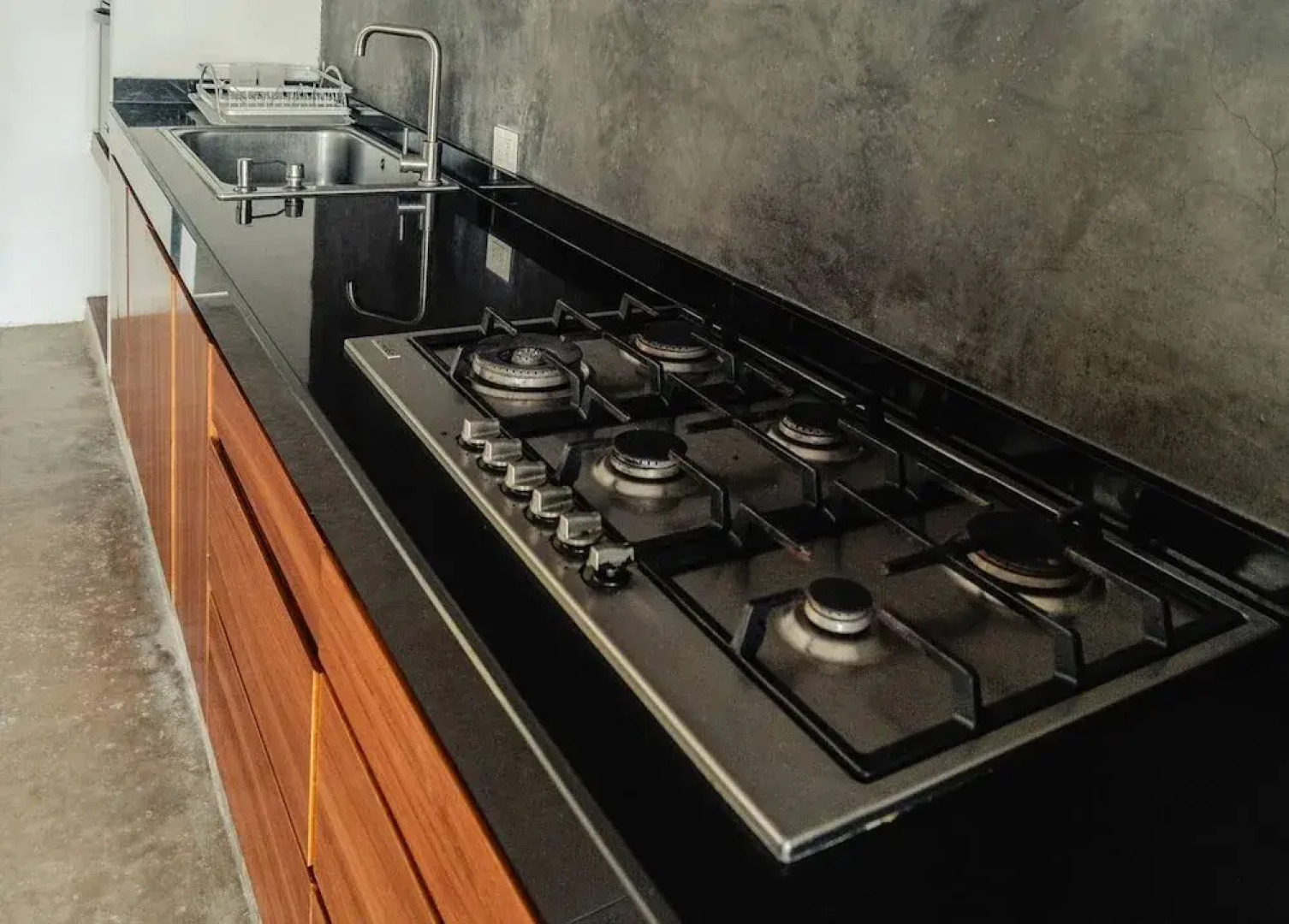 Breathtaking Beach Villa, Feel the Inviting Vibe!