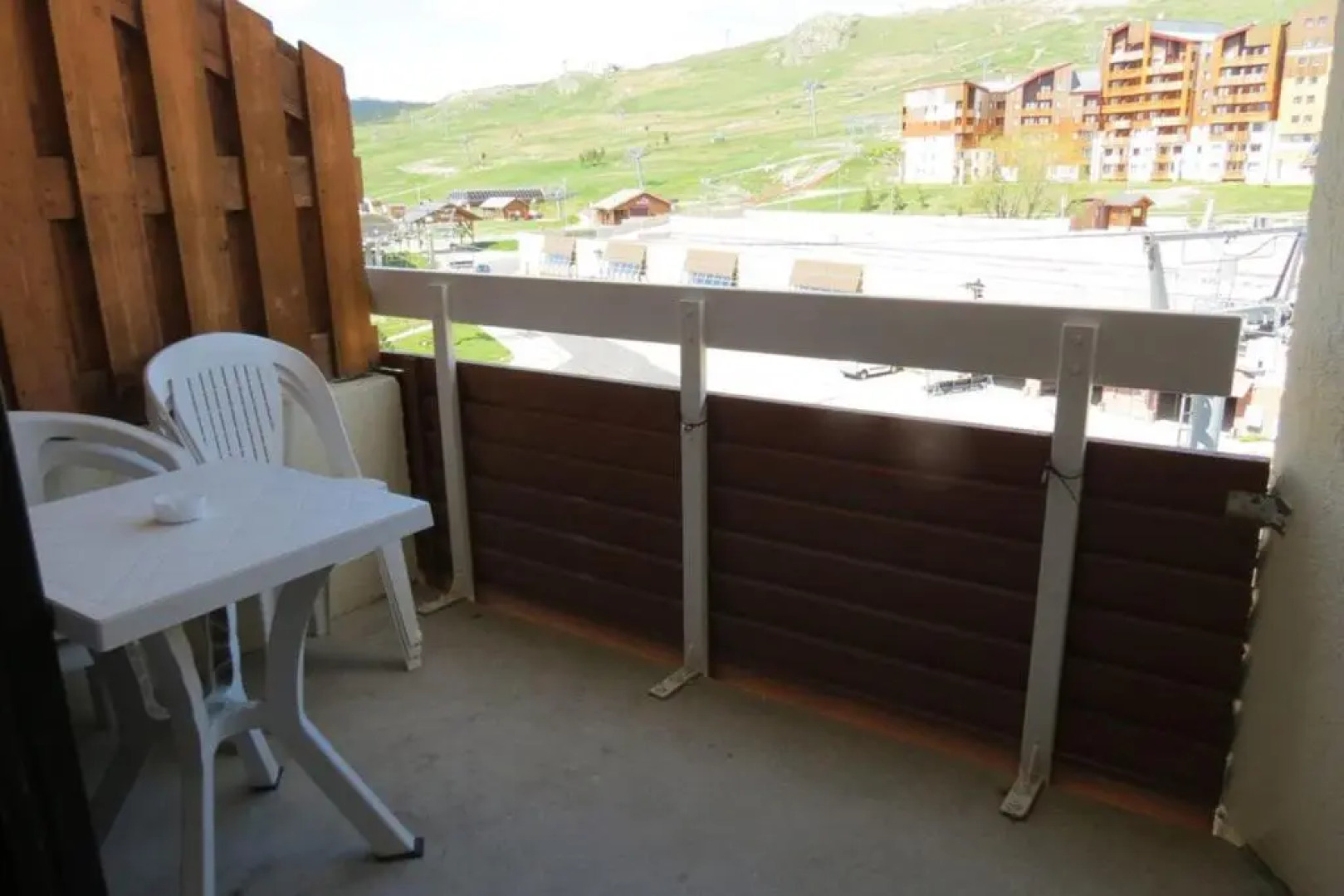 33m top floor flat - next to the sloap in a nice residence #AH8