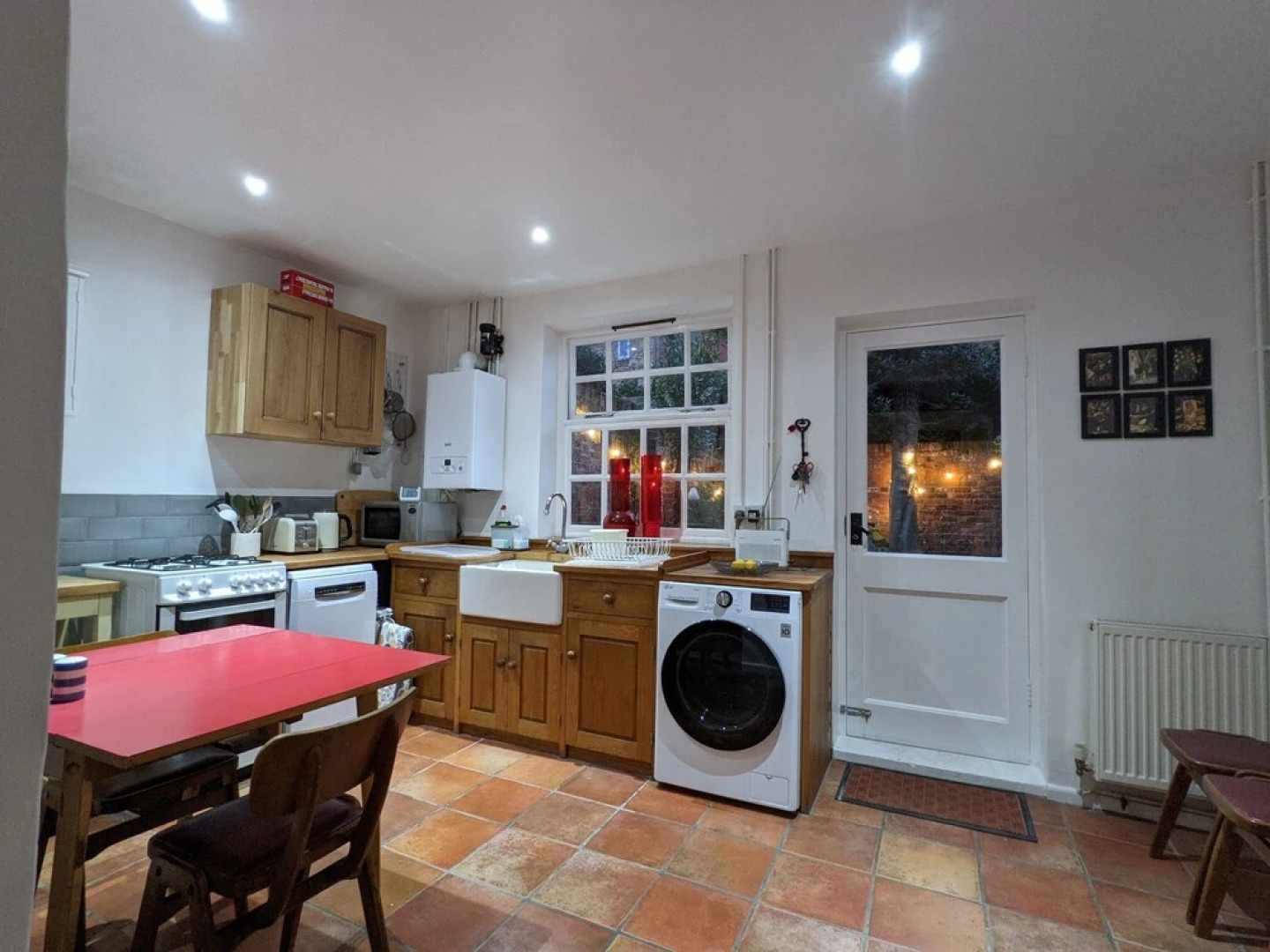 The Arts House; Georgian Townhouse Close to Beach