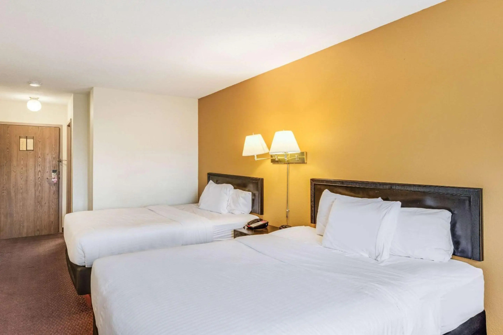 Econo Lodge Whitehall near Michigan's Adventure