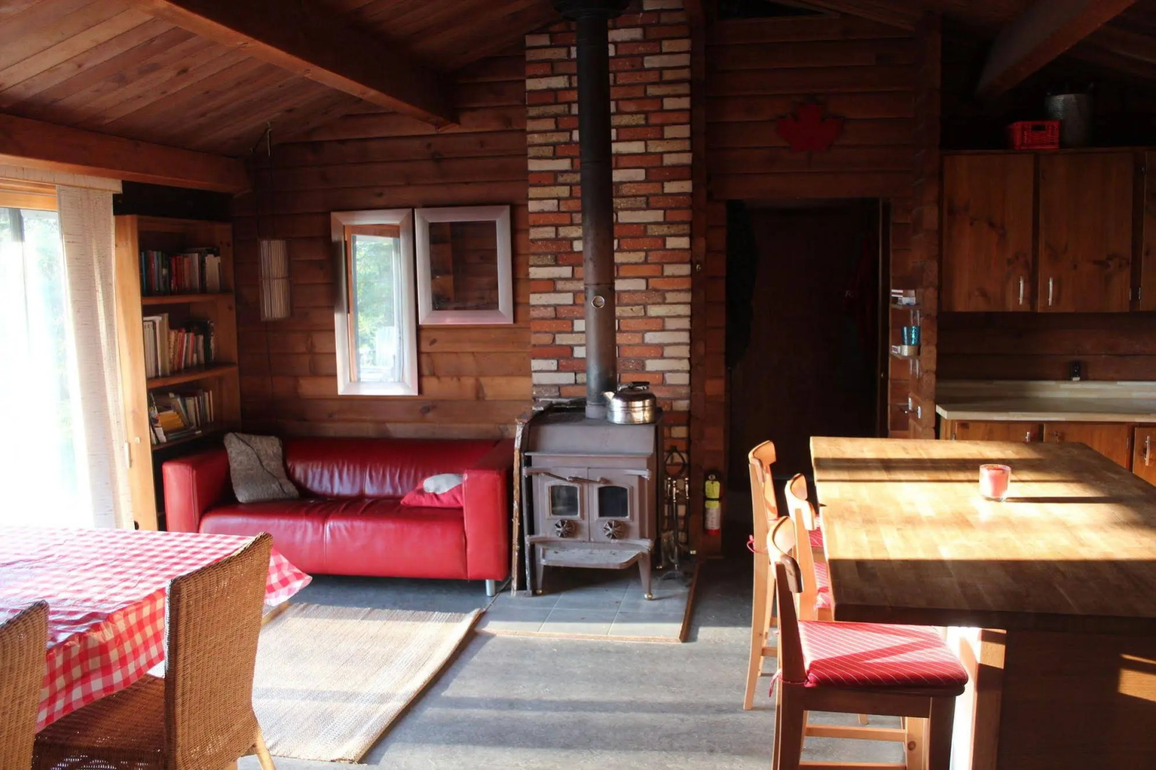 Algonquin Cottage Outpost