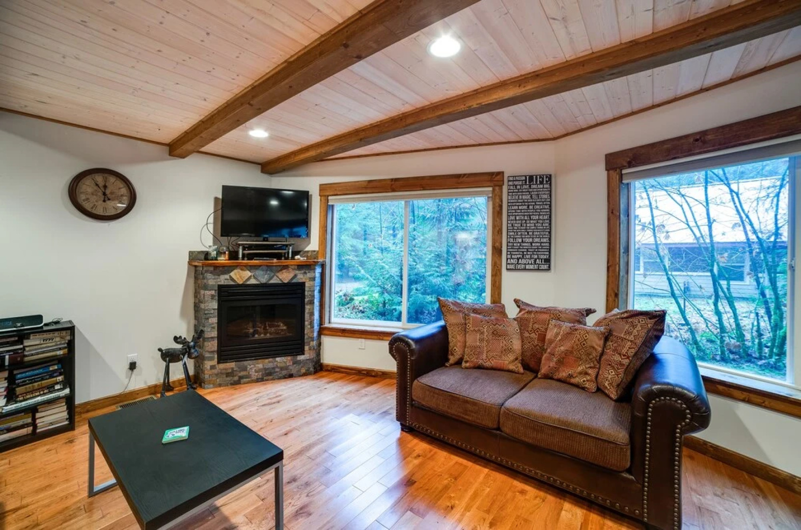 Mt. Baker Lodging Cabin 50 - Hot Tub, WiFi, Sleeps 8! by MBL