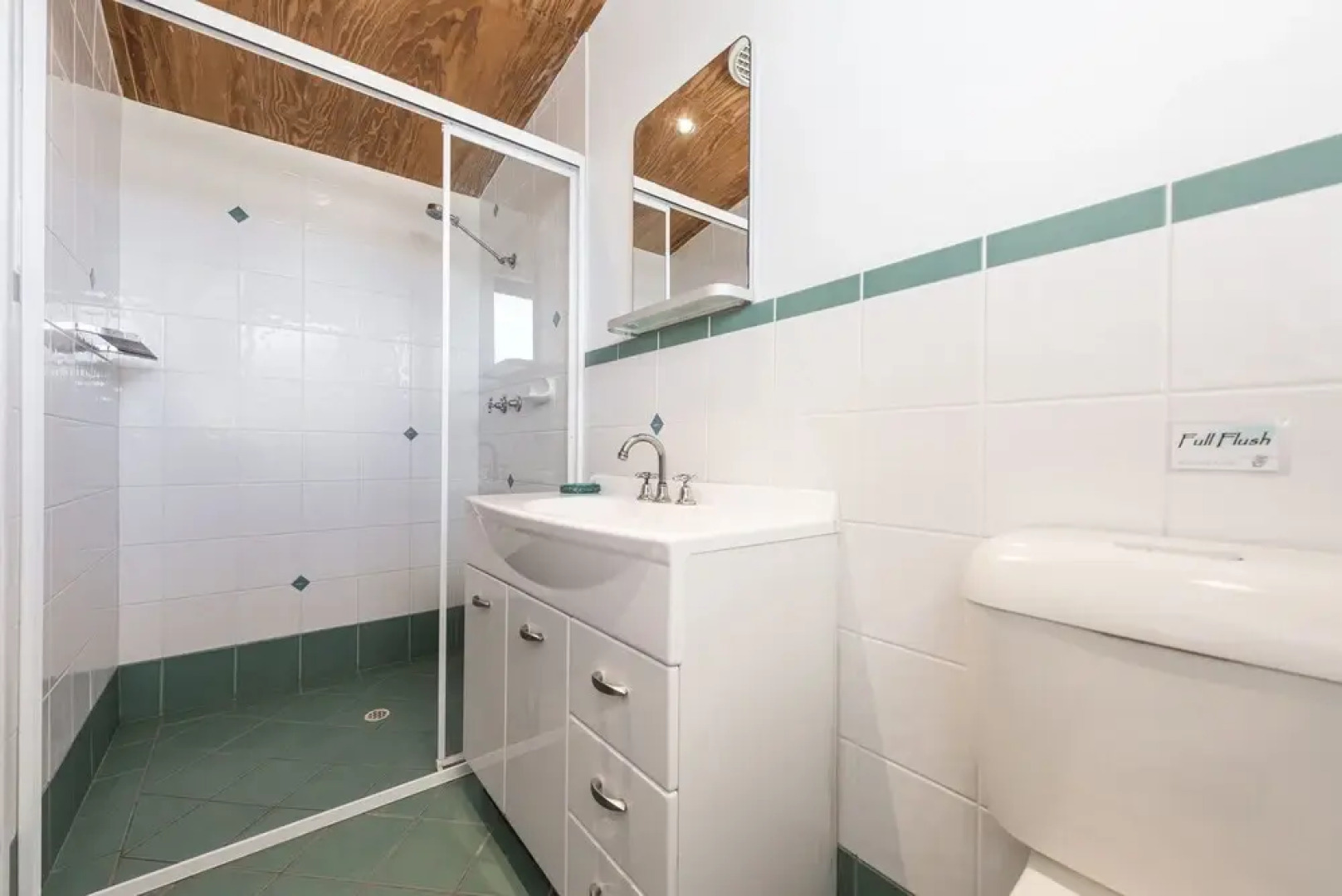 Wave House - Beach Front Lancelin