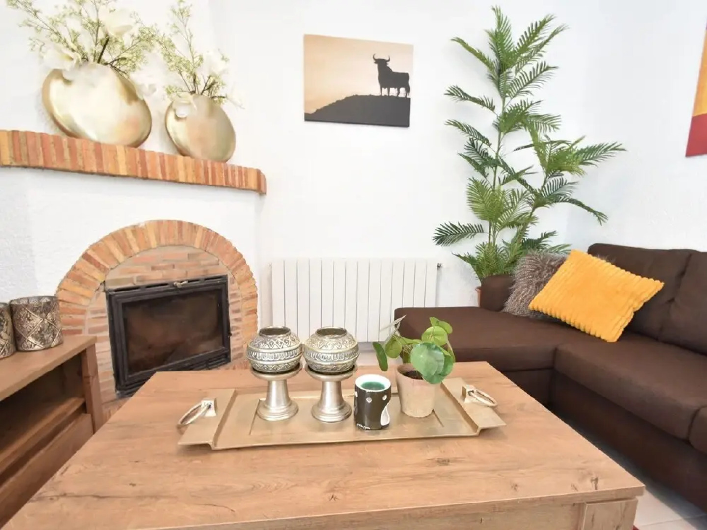 Fantastic Villa in Oliva, Great View of the Mountains & Private Swimming Pool