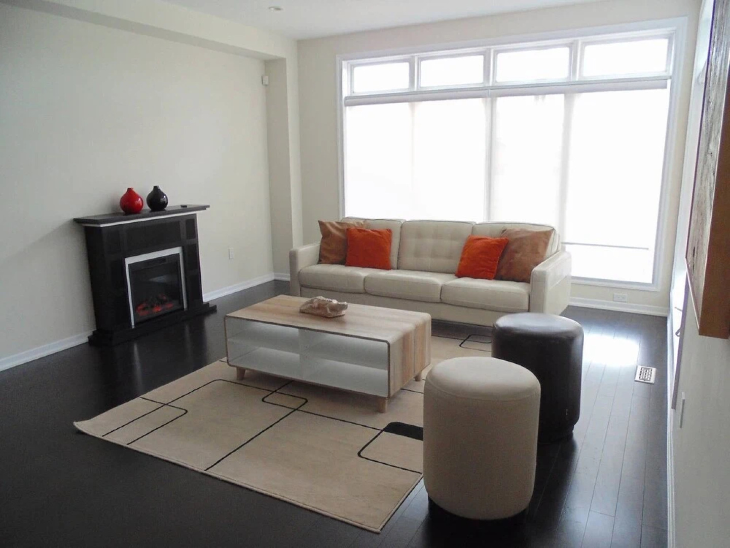 Luxury White House In Oakville Free Ev Charging