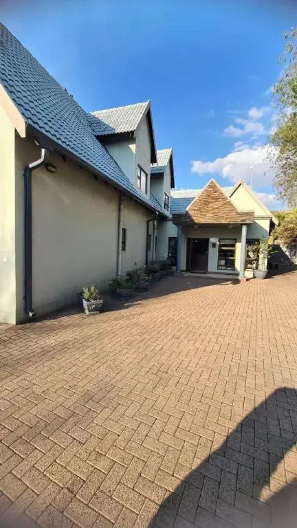 Tudor Manor Guesthouse