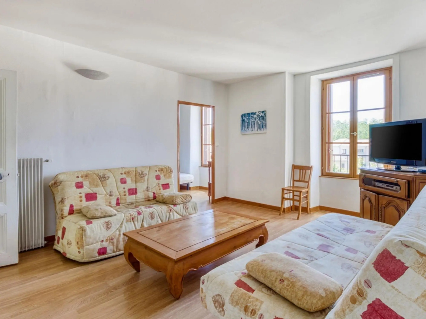 Lovely Cottage in Pontgibaud with Garden Near Lake