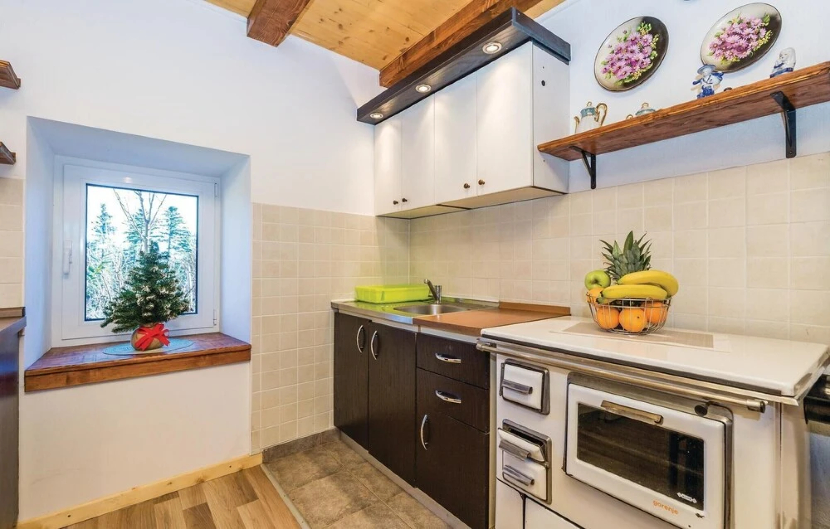 Stunning Home in Fuzine With Wifi and 2 Bedrooms